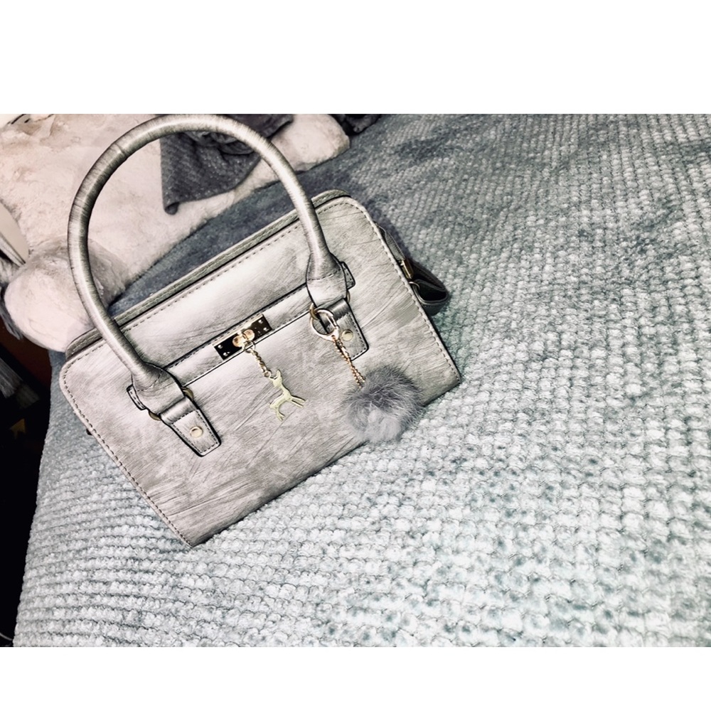 ✨Reindeer Emblem Purse✨